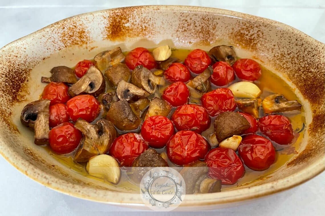 Tomatinhos e Cogumelos Assados